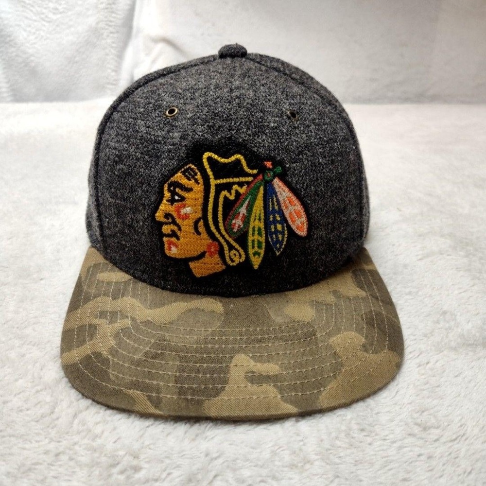 CCM Chicago Blackhawks Hat Cap Snap Back Hockey Mens Gray Camouflage Toews